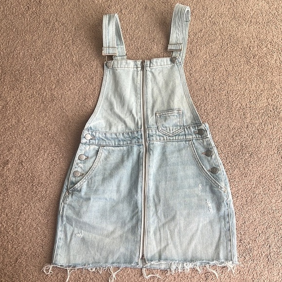 Lovers + Friends Jackson Denim Overall Dress in Edgewater Light Wash - Picture 4 of 12
